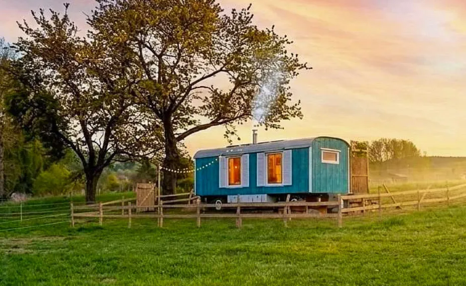 Glamping Zatoulaná Maringotka