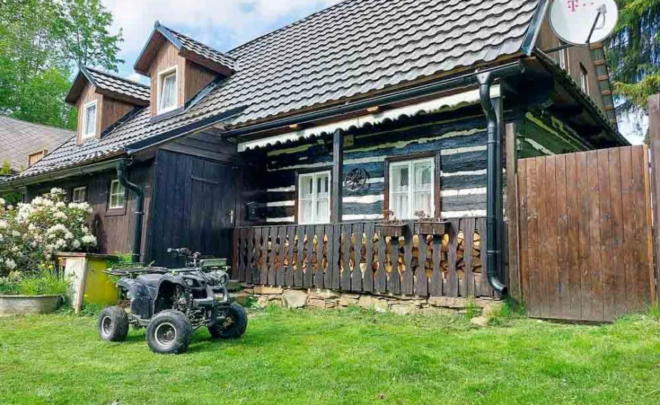 Roubenka u potoka Výprachtice