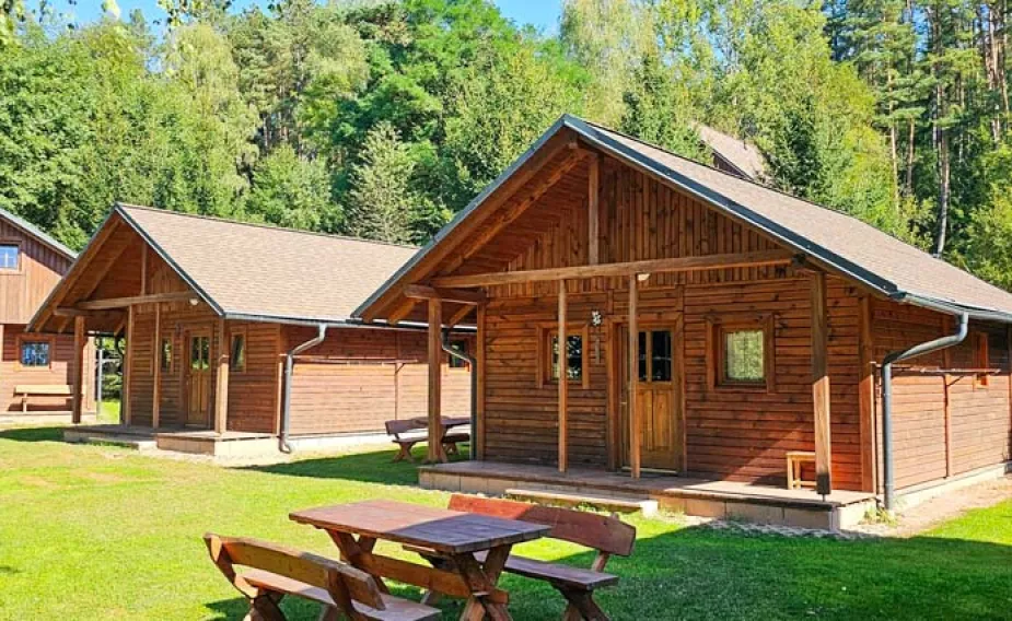 Koupaliště a kemp Pecka