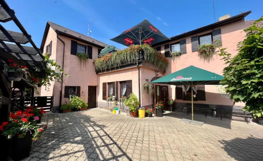 Hostinec a penzion Na růžku Mořina