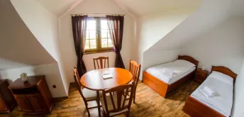 Čtyřlůžkový pokoj velký