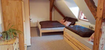 Apartmán pro 4 osoby - levý (výhled zahrada)