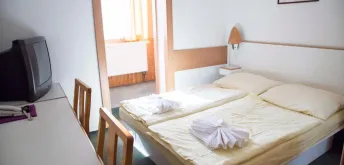 Dvoulůžkový pokoj s manželskou postelí - HOTEL