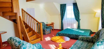 Apartmán - dvoupodlažní čtyřlůžkový, s vanou a s balkónem (se 4 přistýlkami)