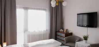 Dvoulůžkový pokoj s vanou a balkonem