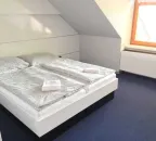 Třílůžkový pokoj s oknem