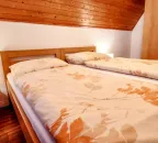 Apartmán - 4+2 se dvěma ložnicemi v budově restaurace