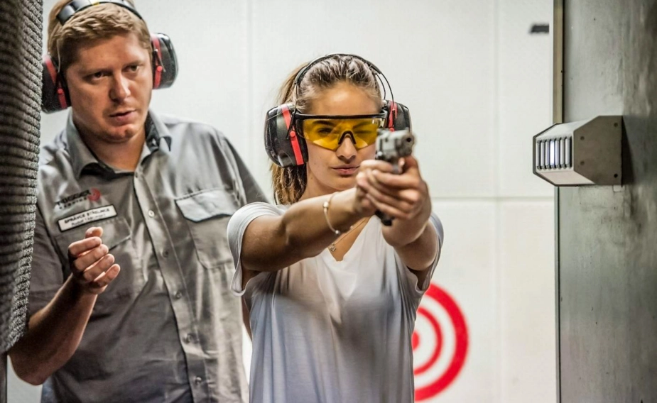 Střelba na terčové střelnici s instruktorem