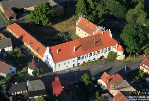Zámek Mokrosuky