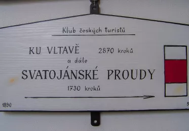 Svatojánské proudy - cedule klubu českých turistů