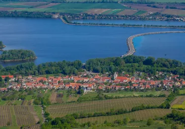 Děvín - pohled na Nové Mlýny