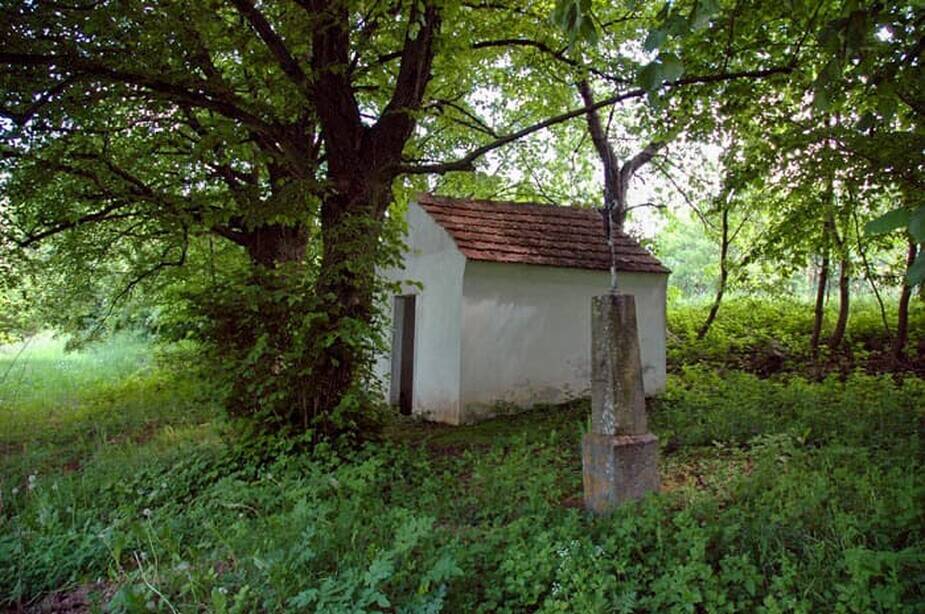 Foto: kaplička u Čertova hradu