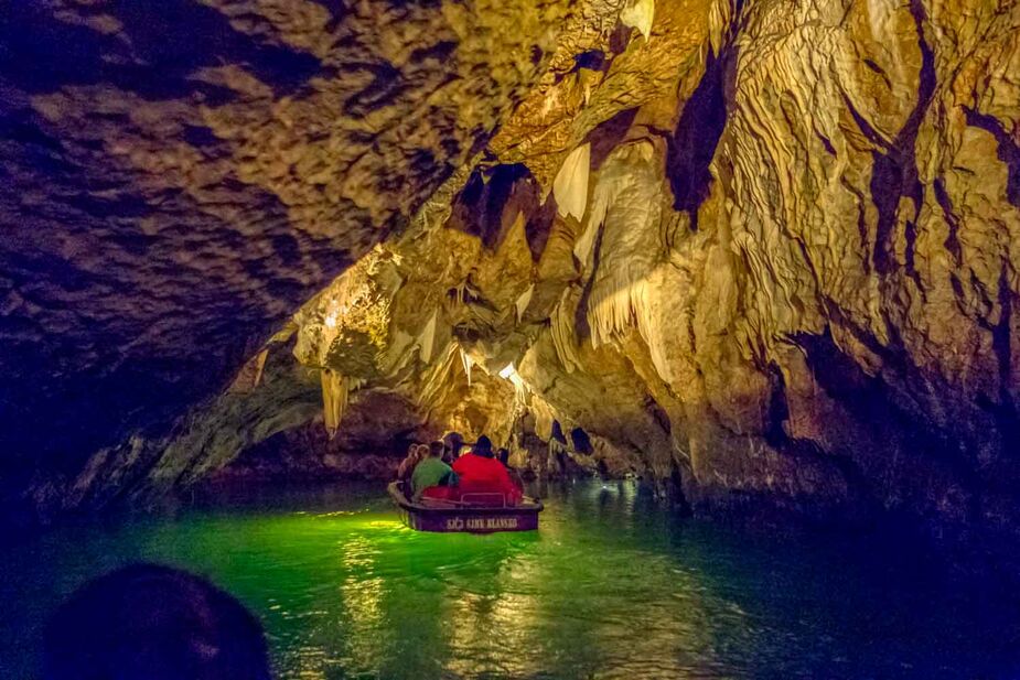 Foto: Plavba na lodičkách po Punkvě