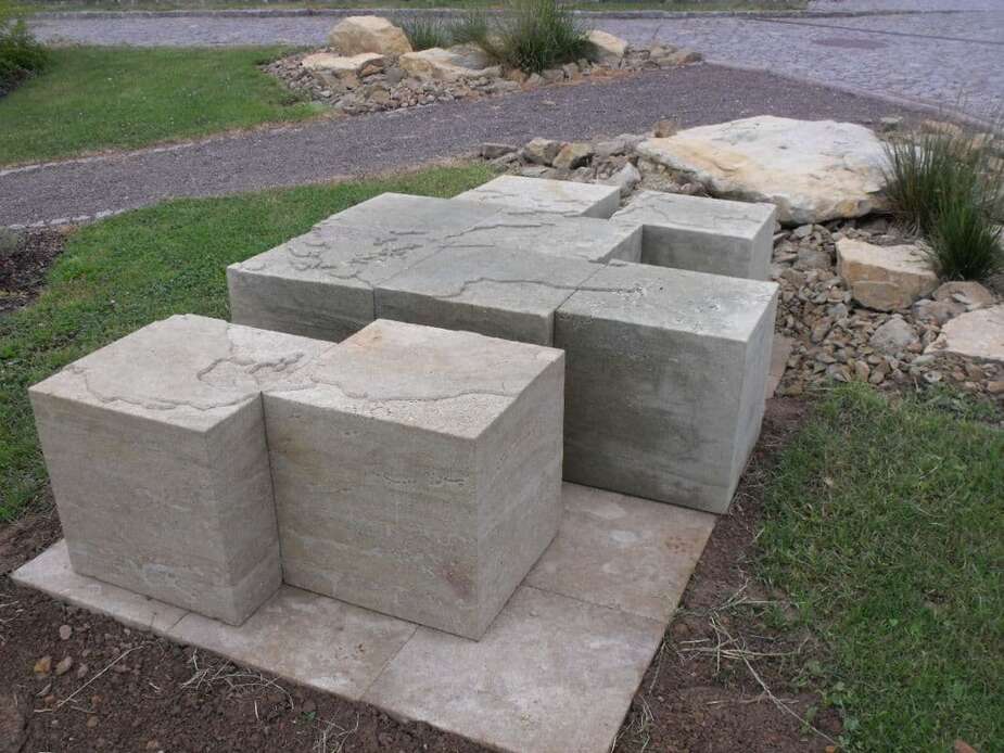 Foto: Kostky se světadíly připomínají význam díla J.A.Komenského