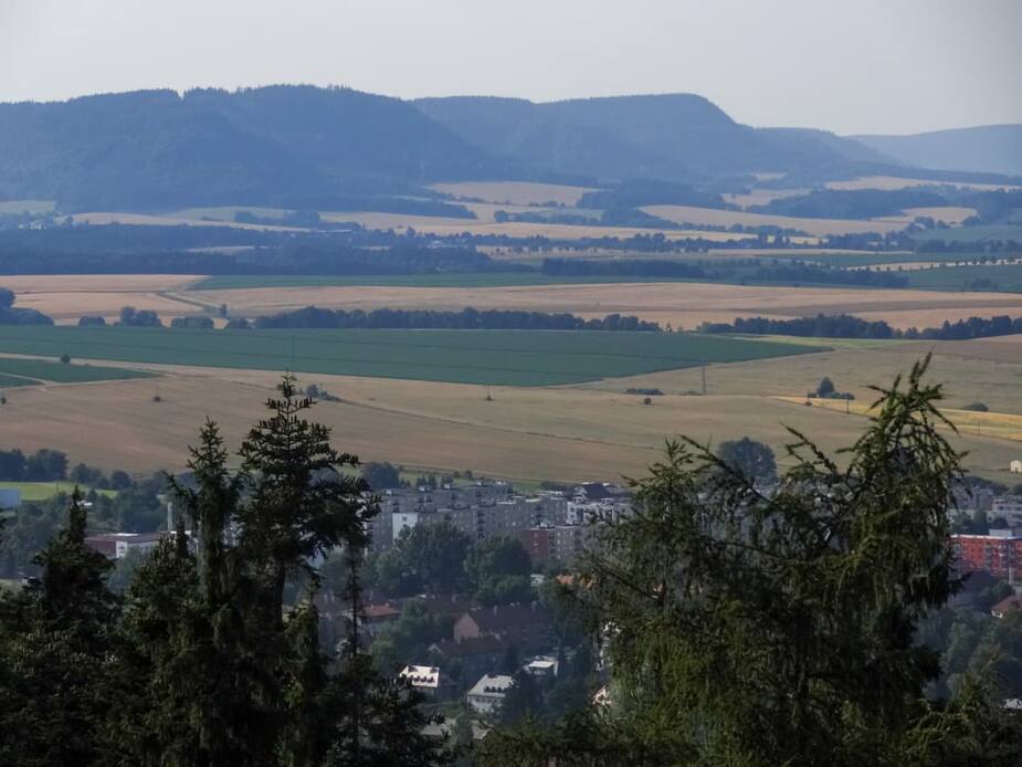 Foto: Třebovské stěny z rozhledny Pastýřka